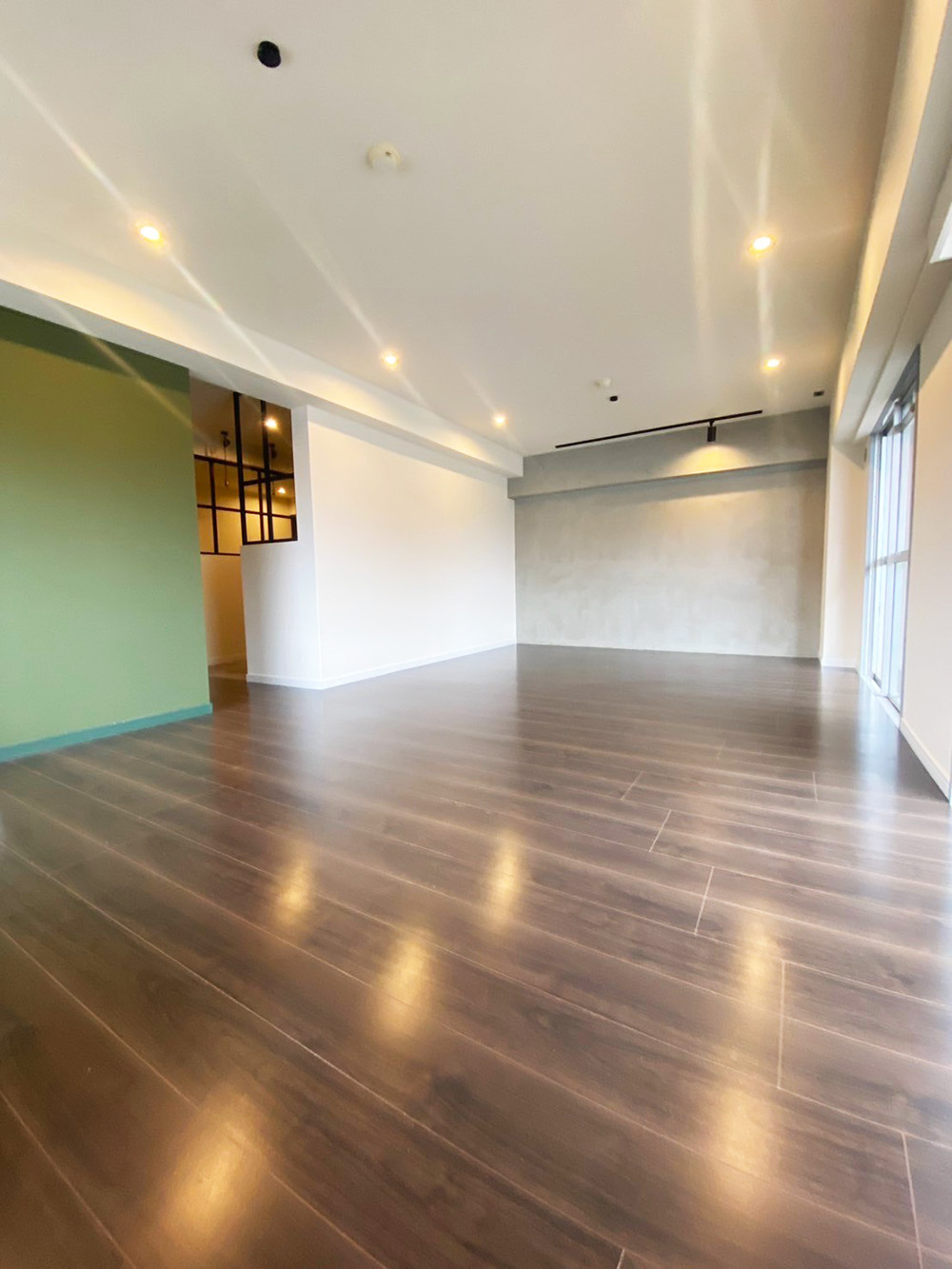 エクセレンス谷