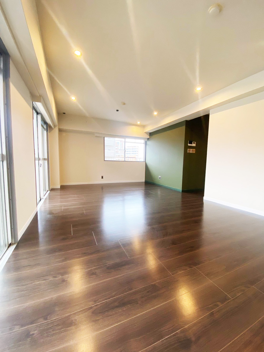 エクセレンス谷