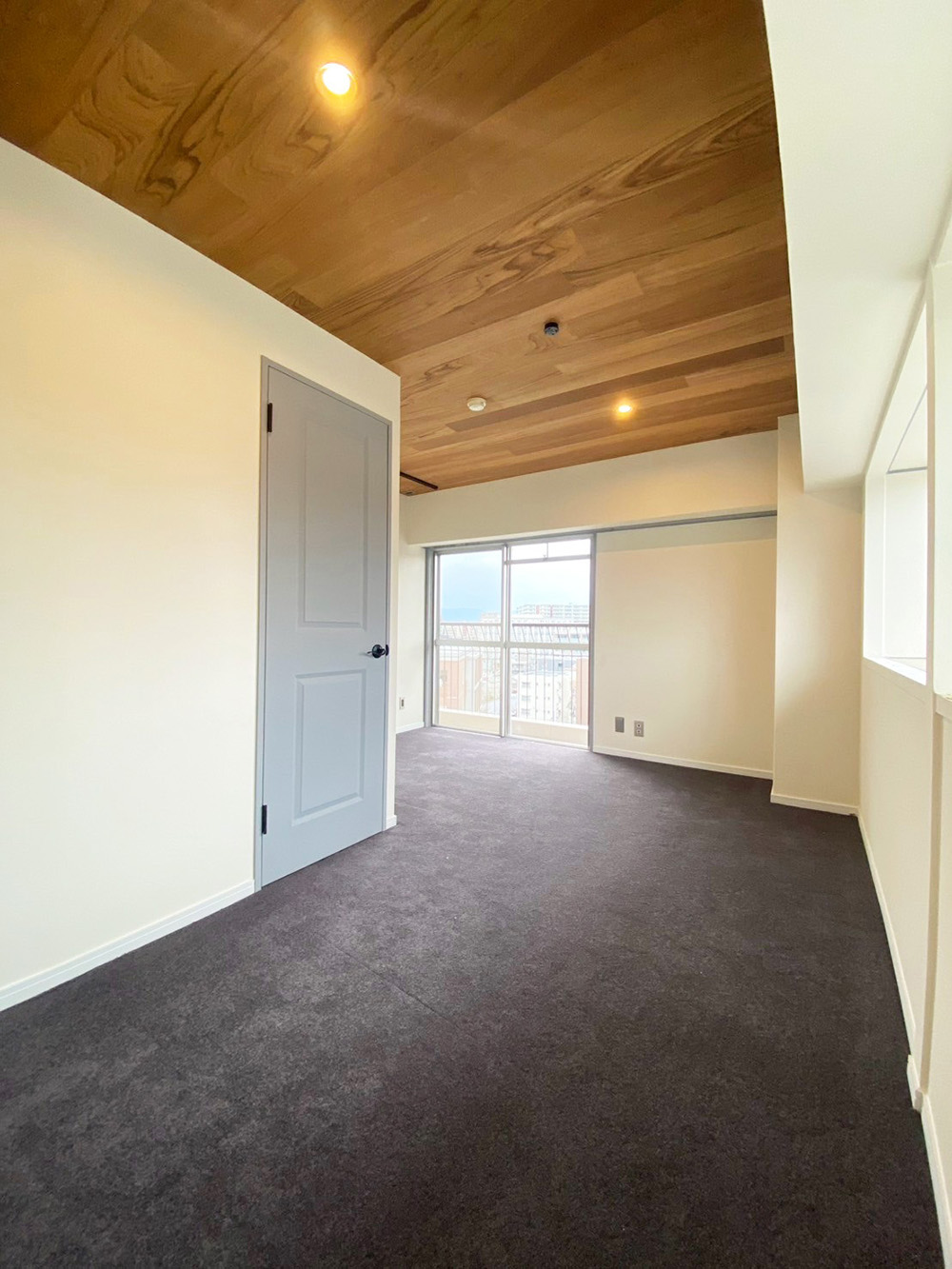 エクセレンス谷