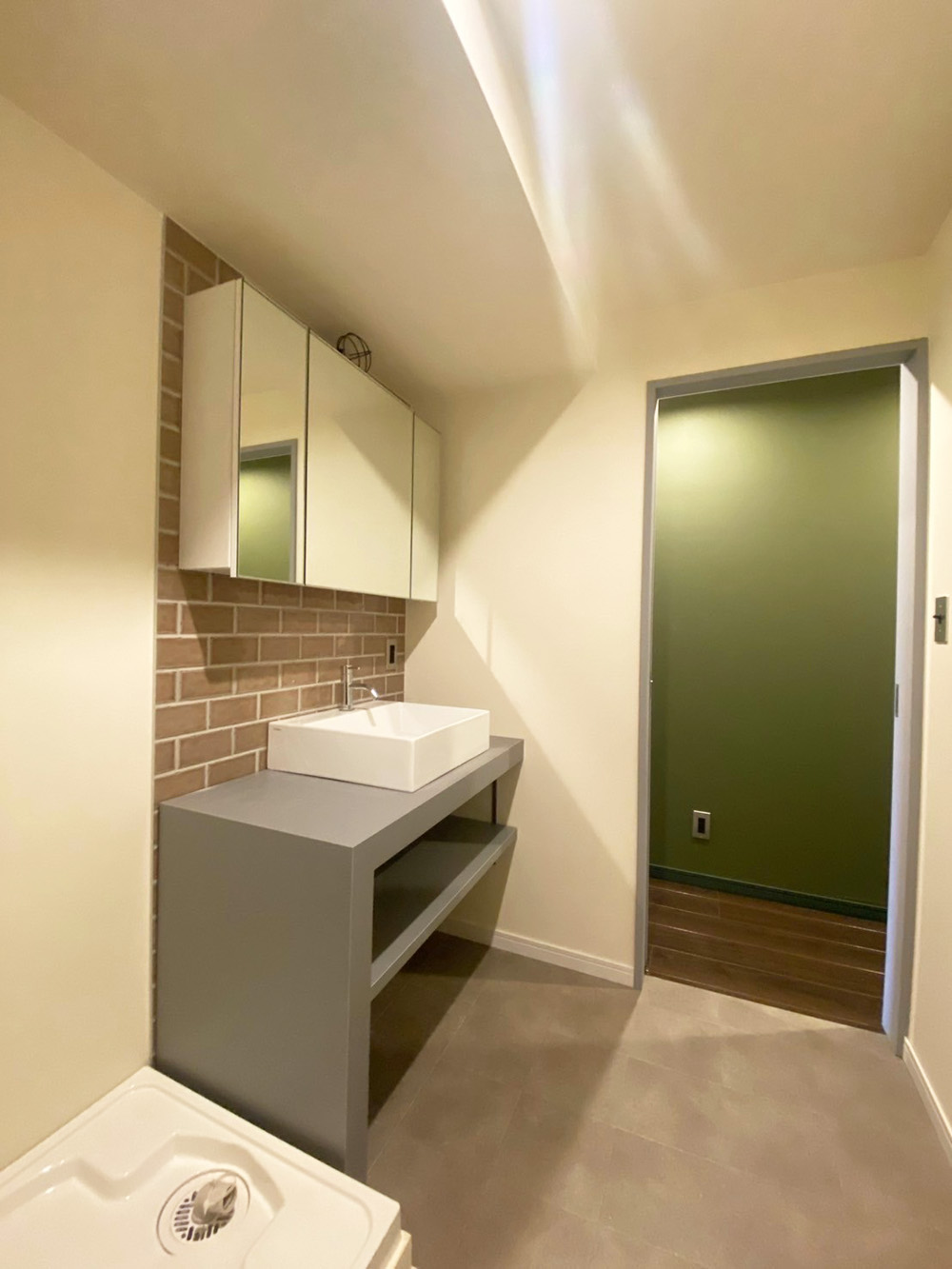 エクセレンス谷