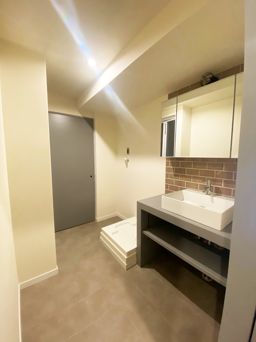 エクセレンス谷