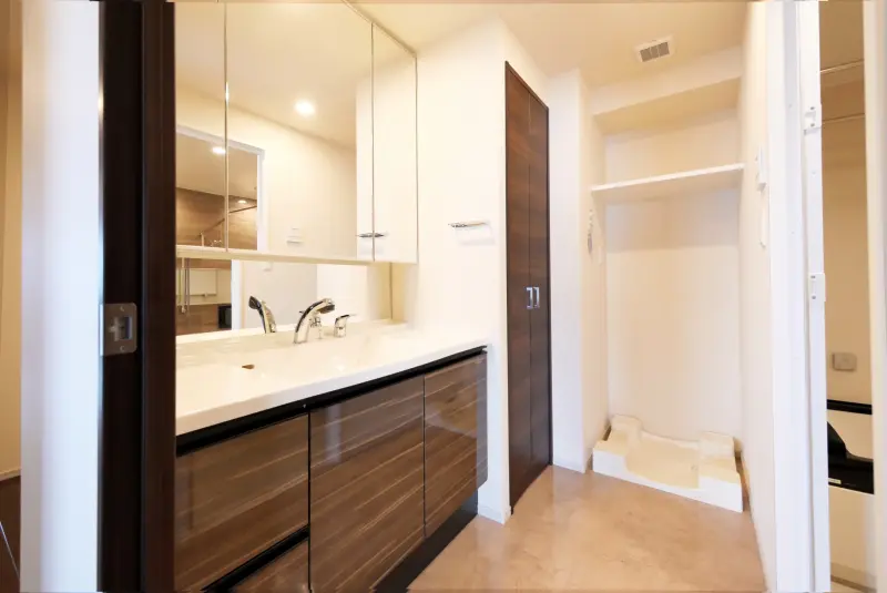 センターマークスタワー